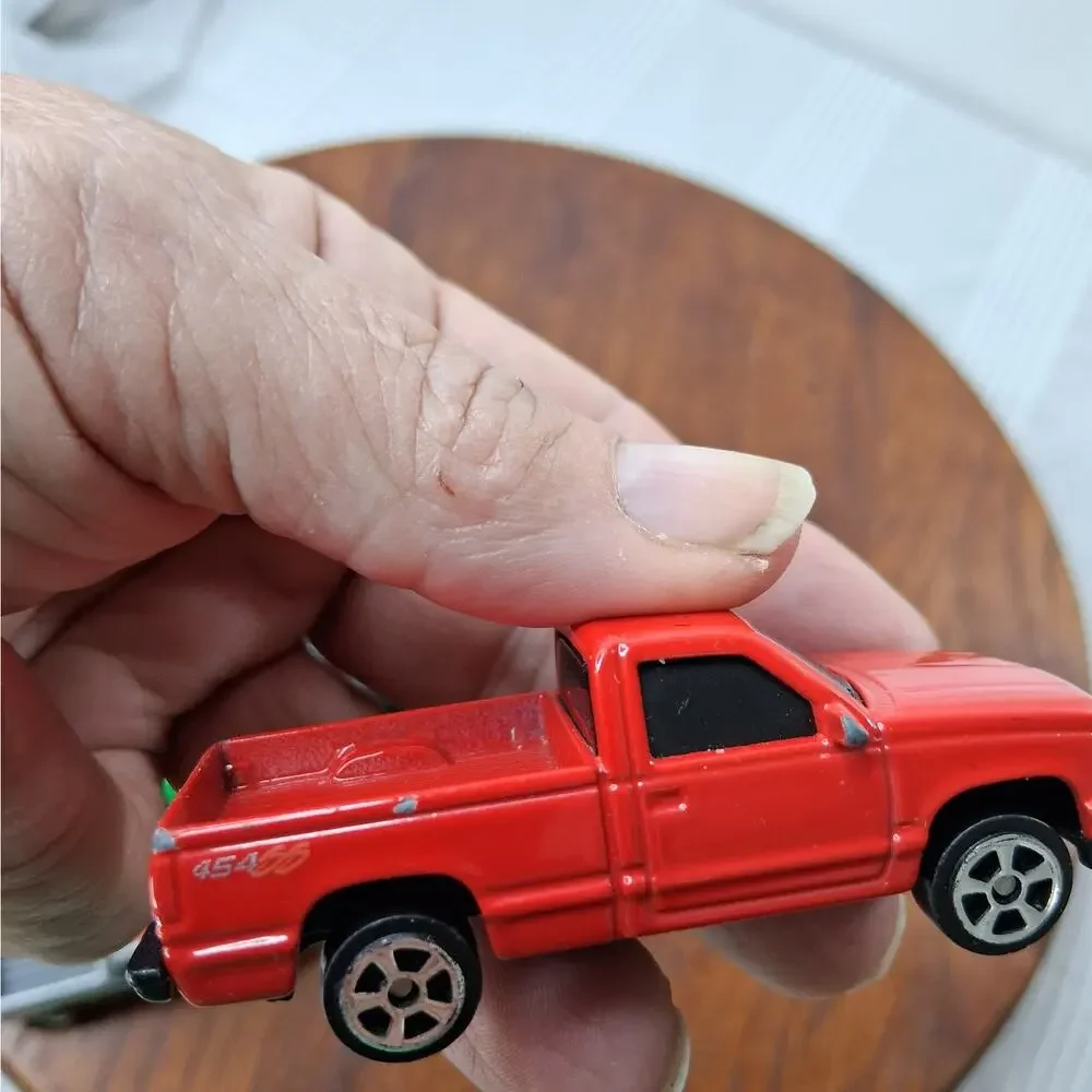 Maisto Diecast 8 Piece Car & Truck‎ Lot Garbage Pickup Trucks